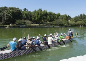 我们在Eur Lake湖为Anritsu安利公司组织原始龙舟团队建设活动