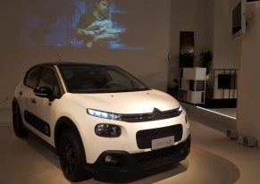 Smart Eventi为雪铁龙组织了新品发布会，推出了新车型CitroënC3UPTOWN。