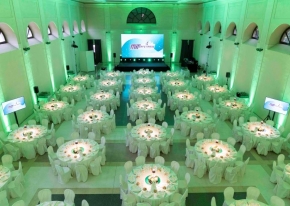 A superb party in a villa for a memorable corporate anniversary. Slogan: