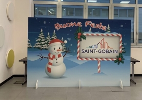 Smart Eventi organizes the Saint Gobain Christmas event, also setting up and organizing Christmas-themed workshop activities.